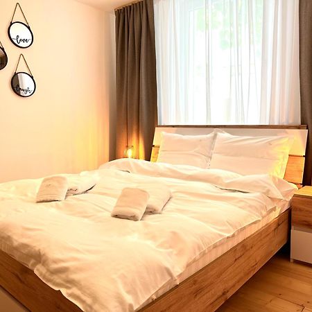 4Friendscentrubrasov Apartment Bagian luar foto